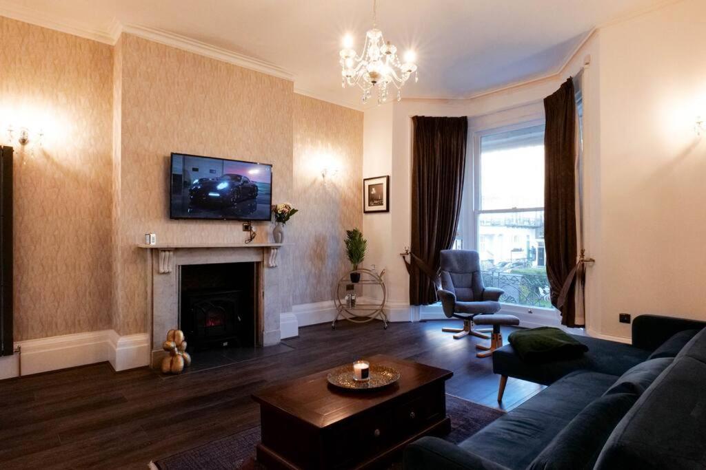 Hyacinth - Luxury Kemptown, Appartement Hove